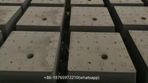 sand molding process is a technique used primarily in metal casting to create molds for forming molten metal into a desired shape. The process involves creating a mold from sand and then pouring molten metal into the mold to form a solid object. It is one of the most commonly used methods for manufacturing metal parts due to its flexibility, simplicity, and cost-effectiveness.